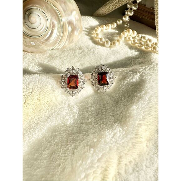 Burnt red gorgeous cubic zirconia intricate style stud earrings - Picture 3 of 3